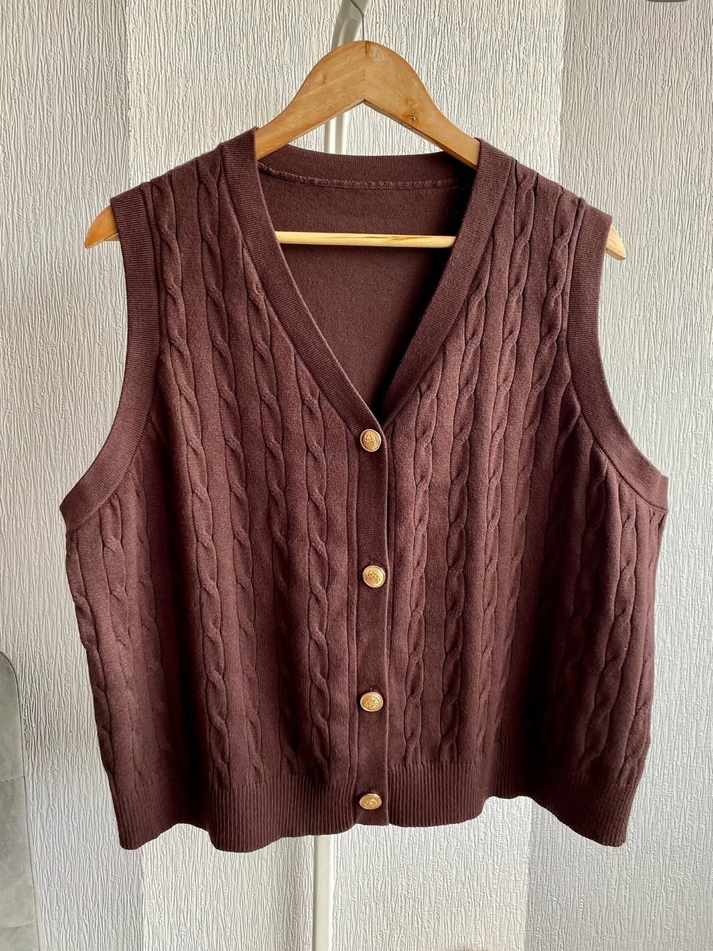 Cable Knit Sweater Vest Brown Gold Button V Neck Sleeveless | Size XL |